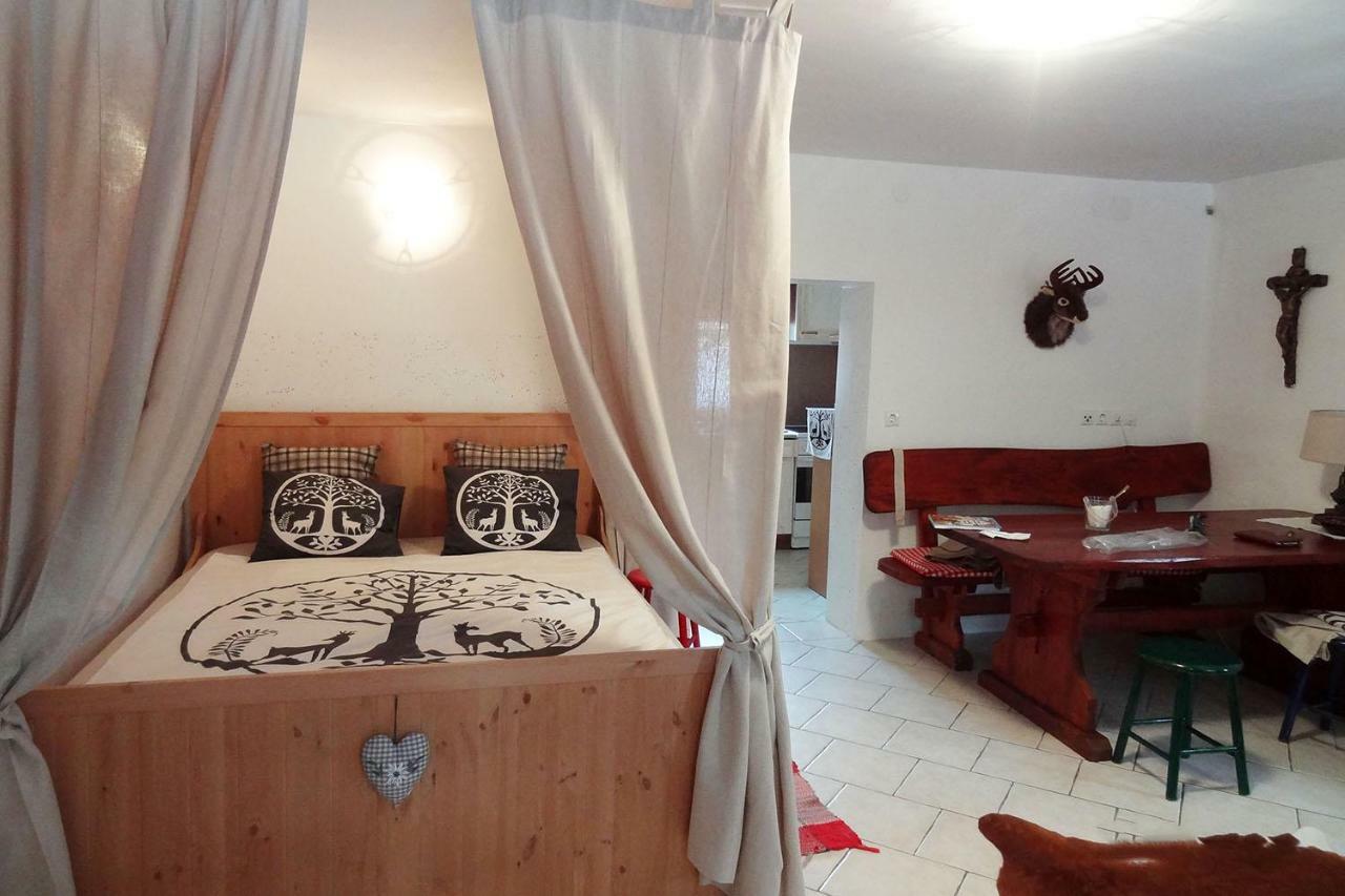 Zajcek Apartma Mojstrana Bilik gambar